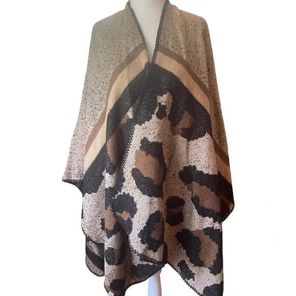 Reversible Nordstrom BP animal print ruana wrap. One size - Picture 1 of 4